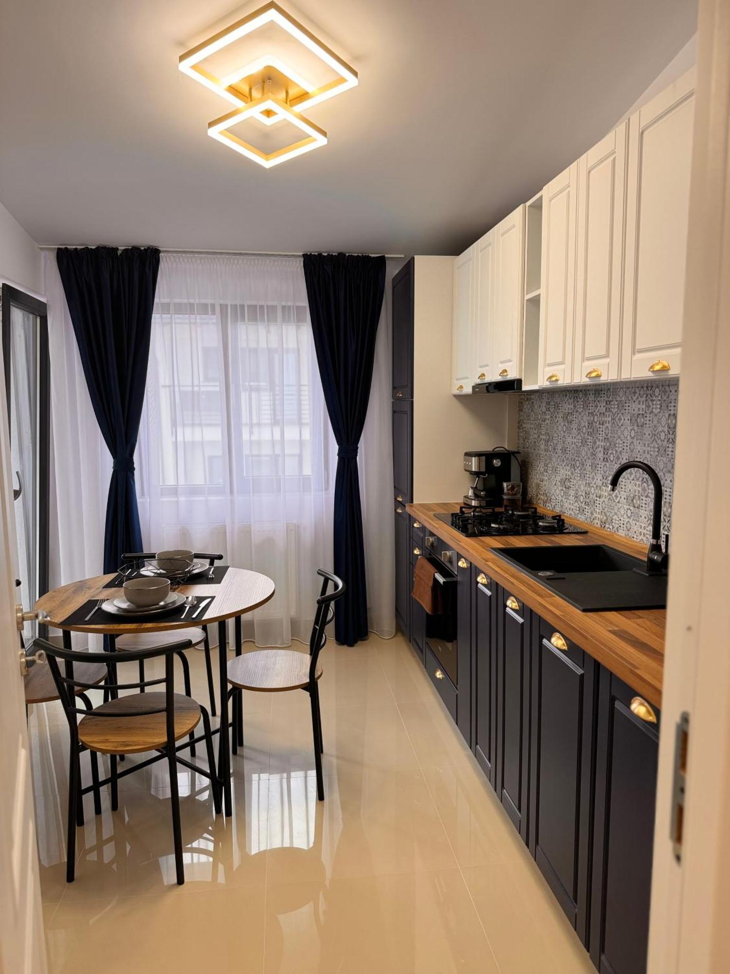 Jungle Loft Apartment ซูชาวา ภายนอก รูปภาพ